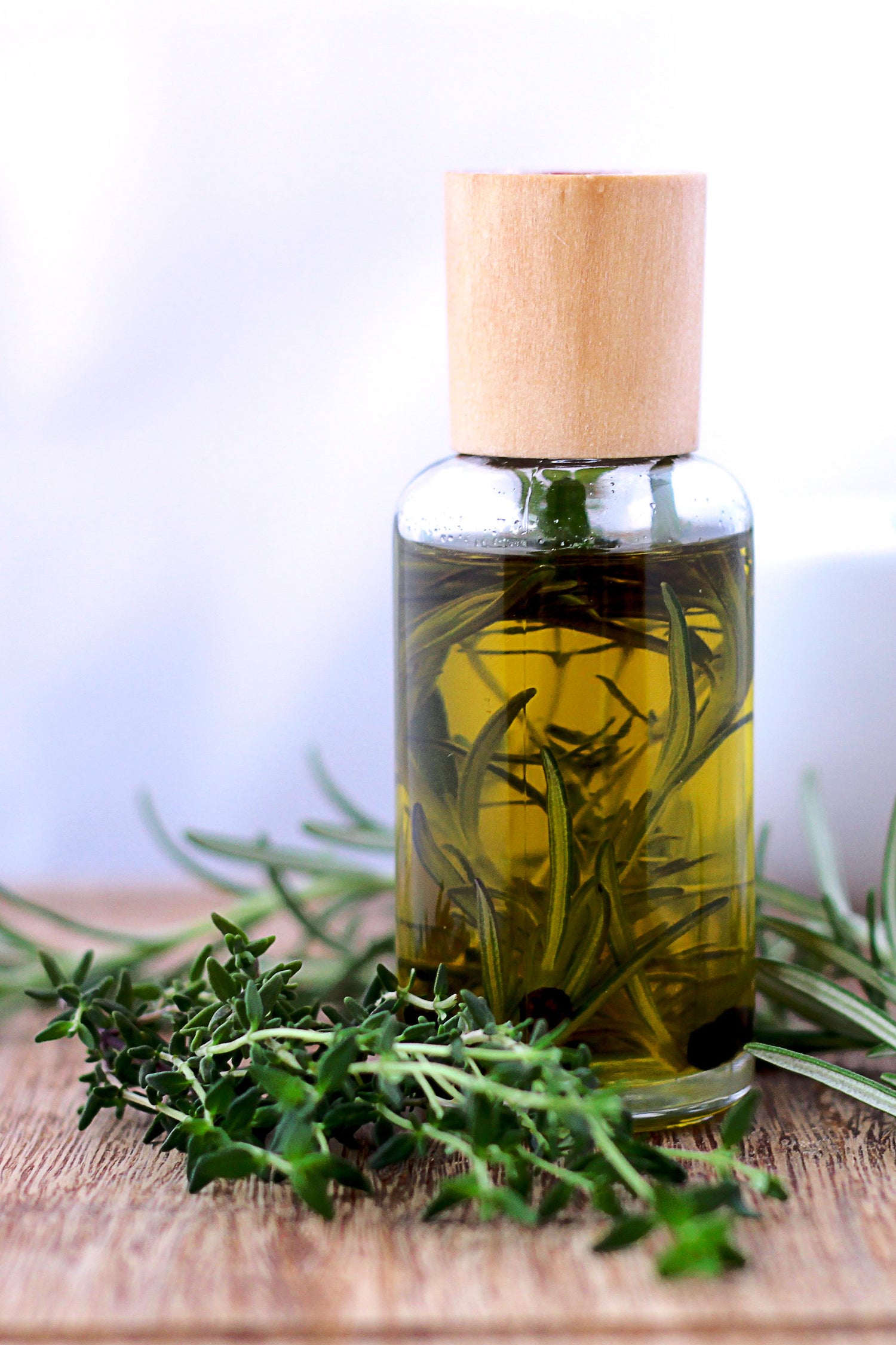 The effect of an essential-oils mouthrinse as compared to a vehicle solution on plaque and gingival inflammation: a systematic review and meta-analysis