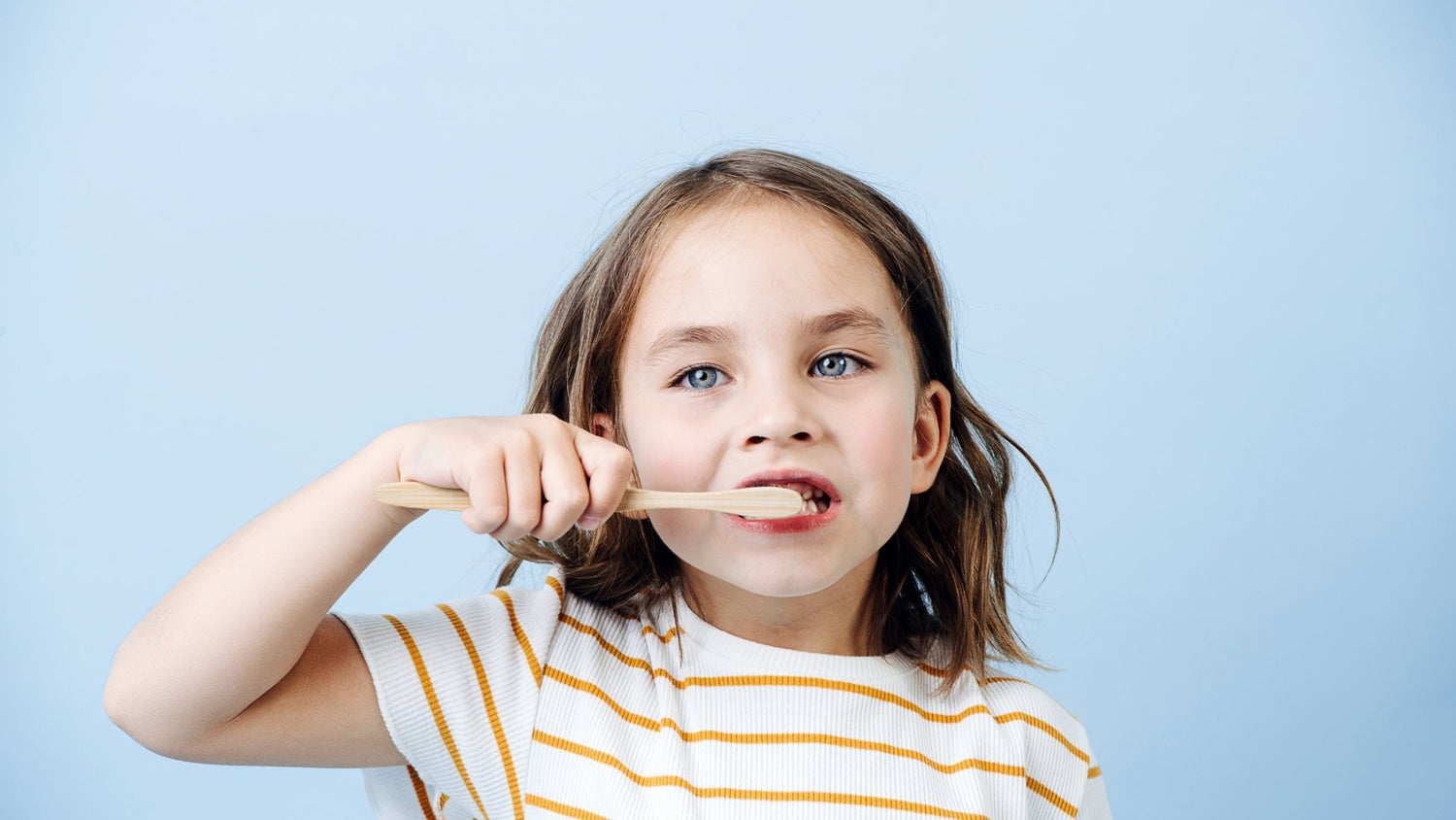 5 tips for Brushing Kids Teeth - truthpaste